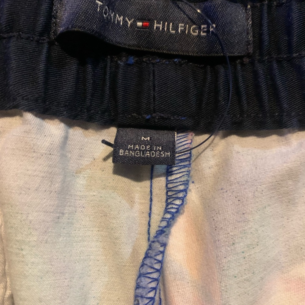 Tommy Hilfiger Floral Multicolor casual Hawaiian 🌺 Shorts men’s Medium - Picture 4 of 12